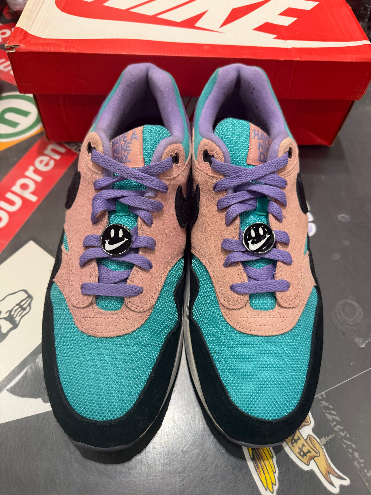 Nike air max 1 have a Nike day