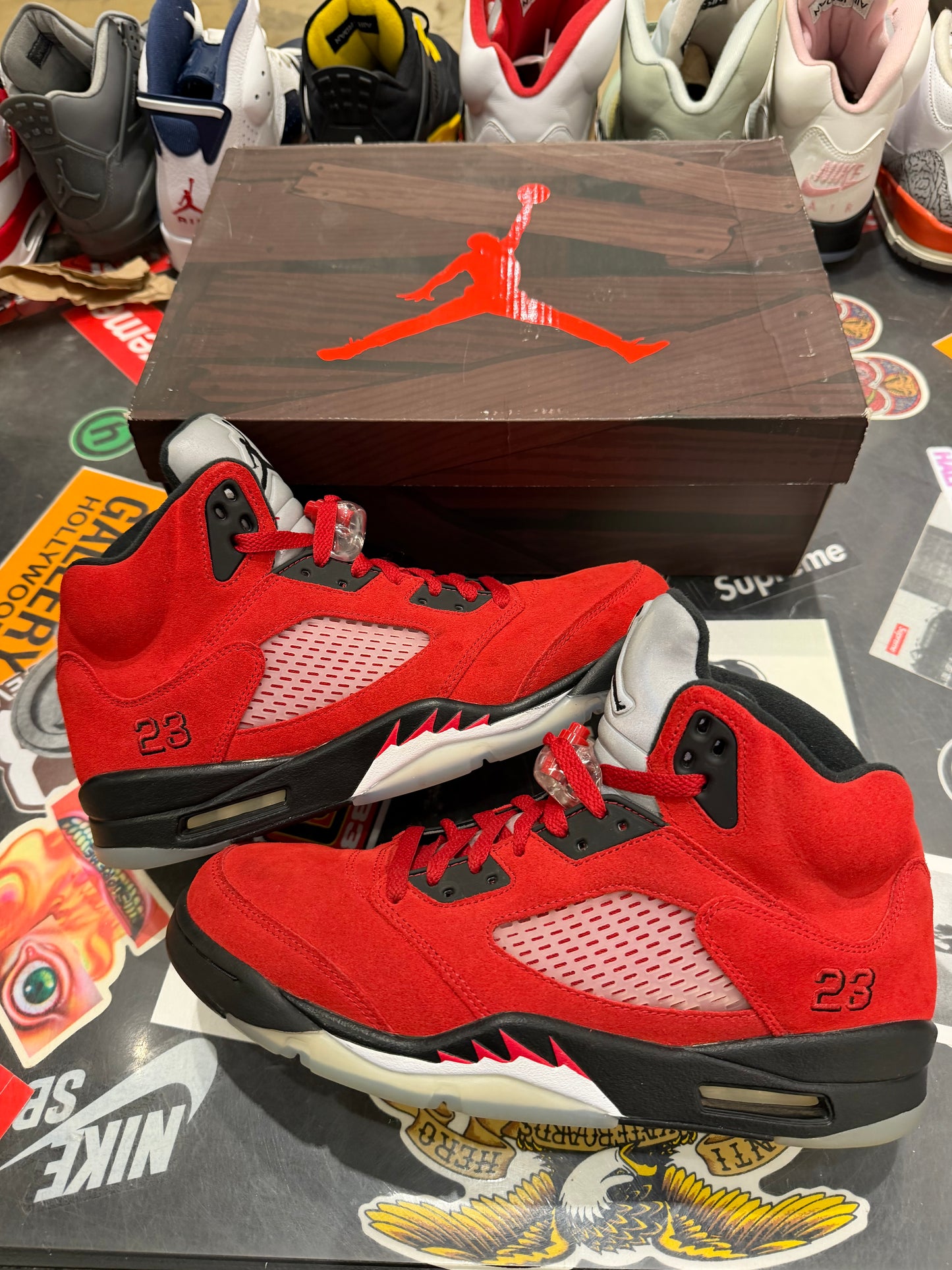 Jordan 5 Raging Bull