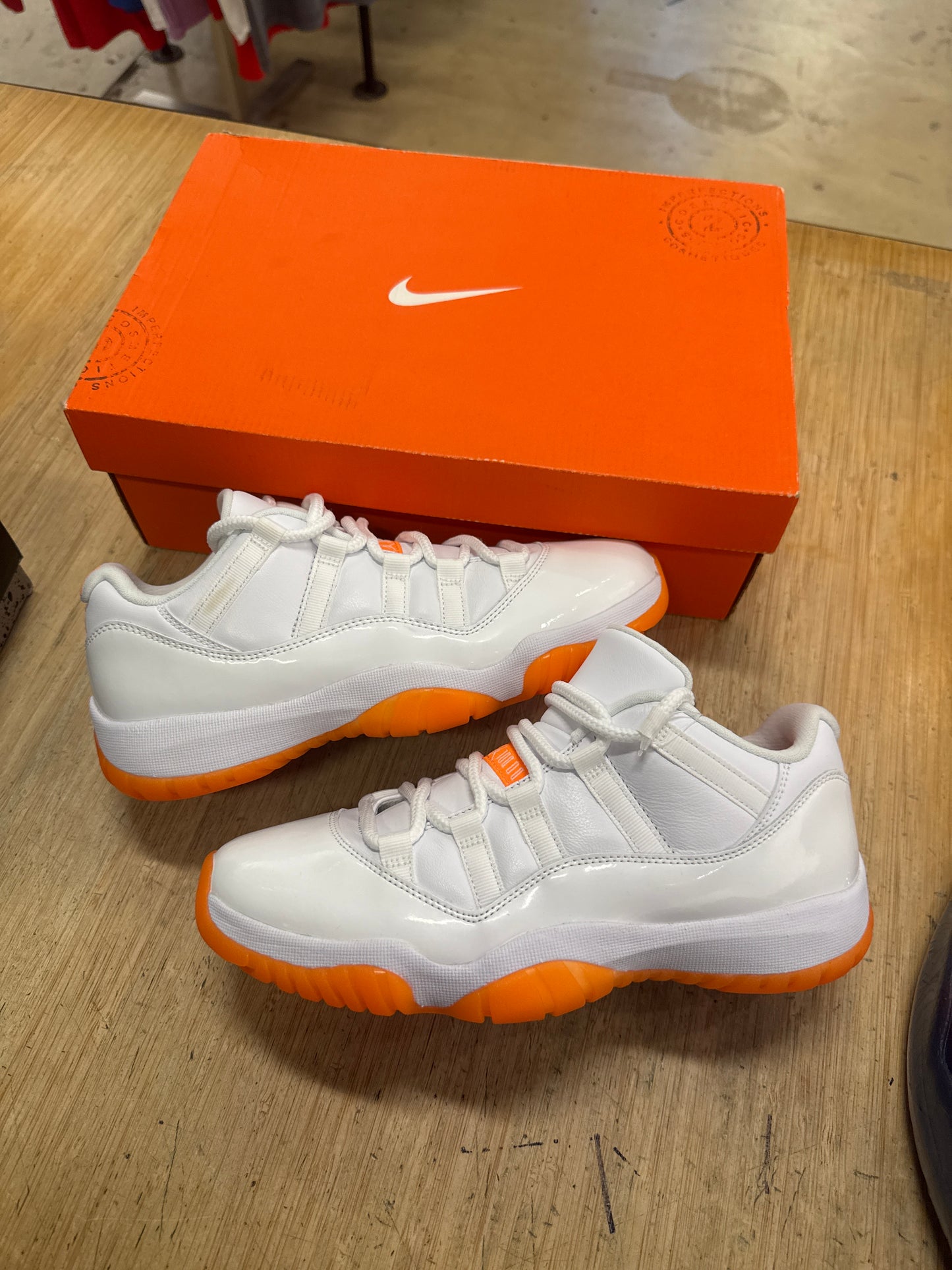 Jordan 11 Low Citrus (W)