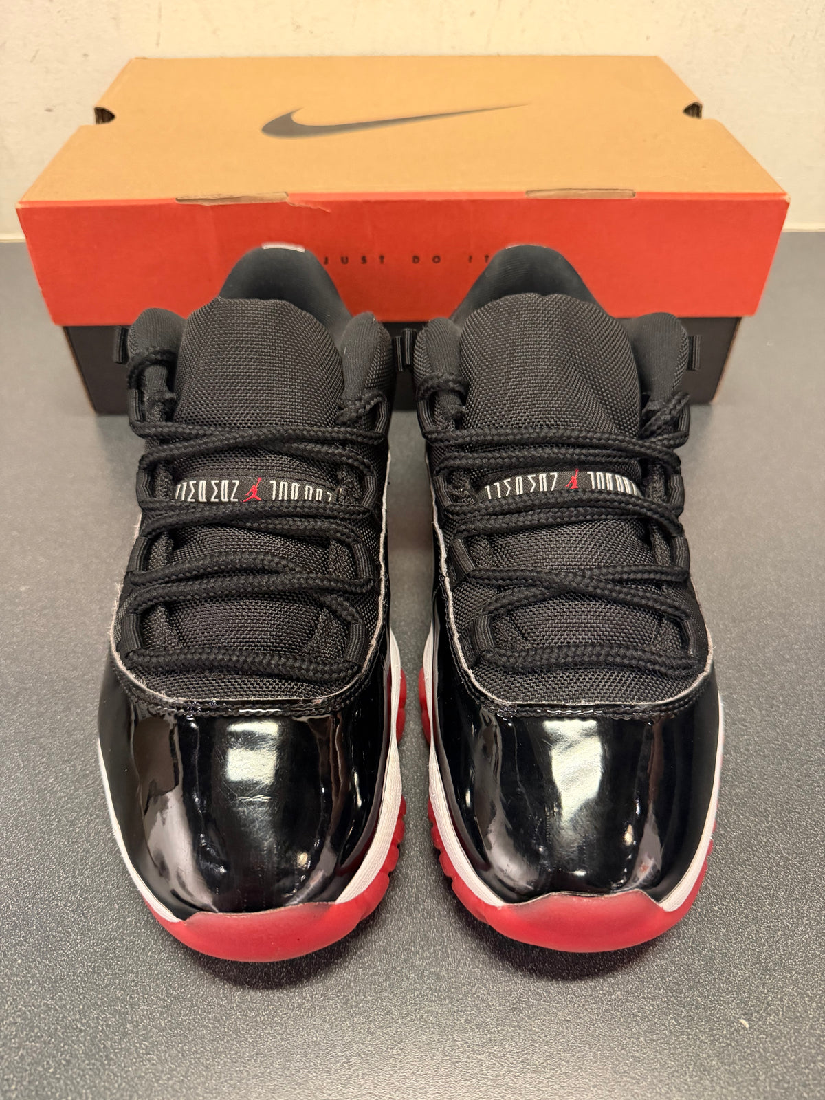 Jordan 11 Low Bred