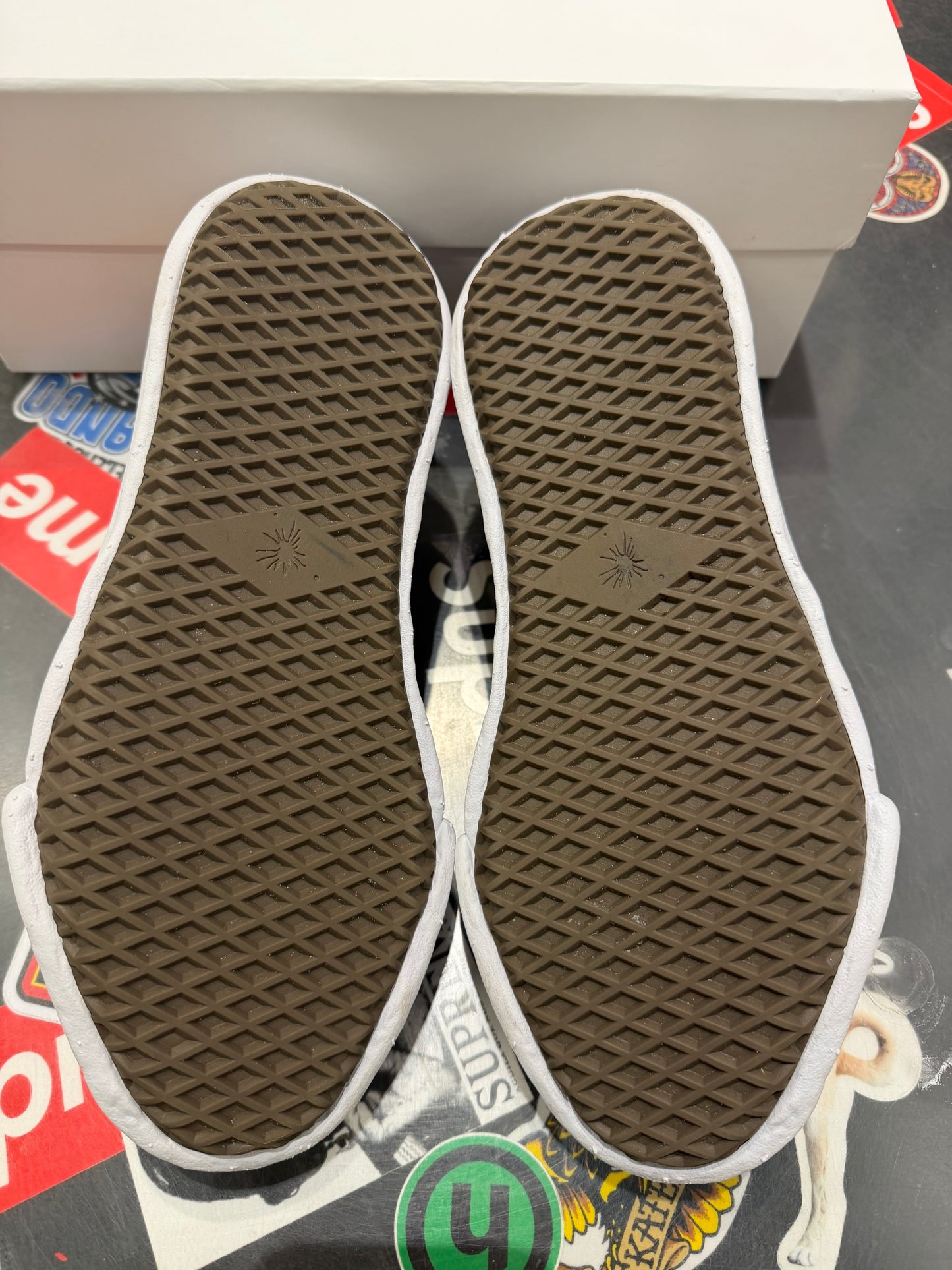 Maison Mihara Cream/Red