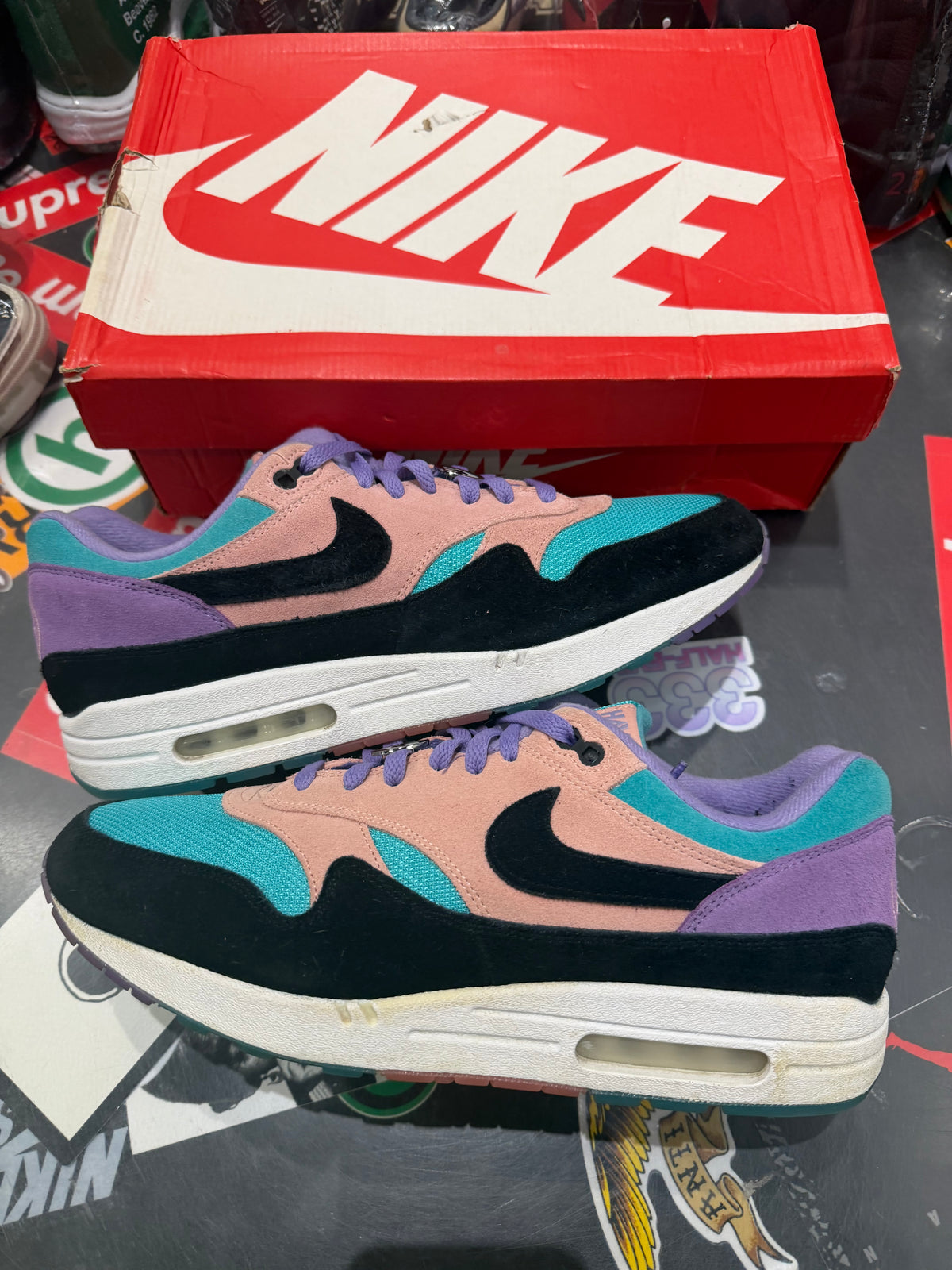 Nike air max 1 have a Nike day