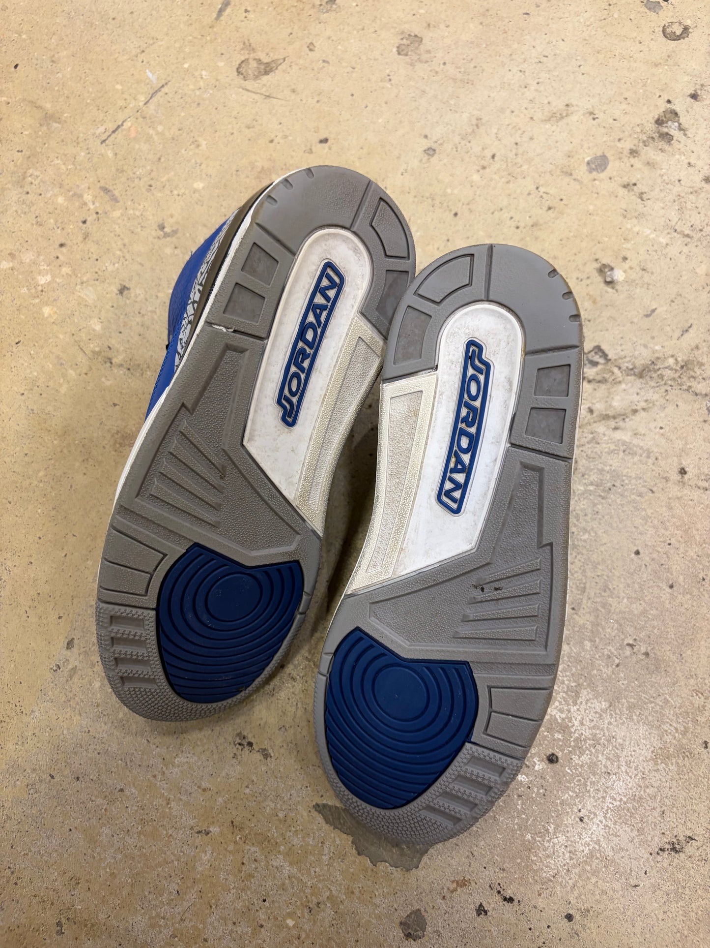 Jordan 3 varsity blue