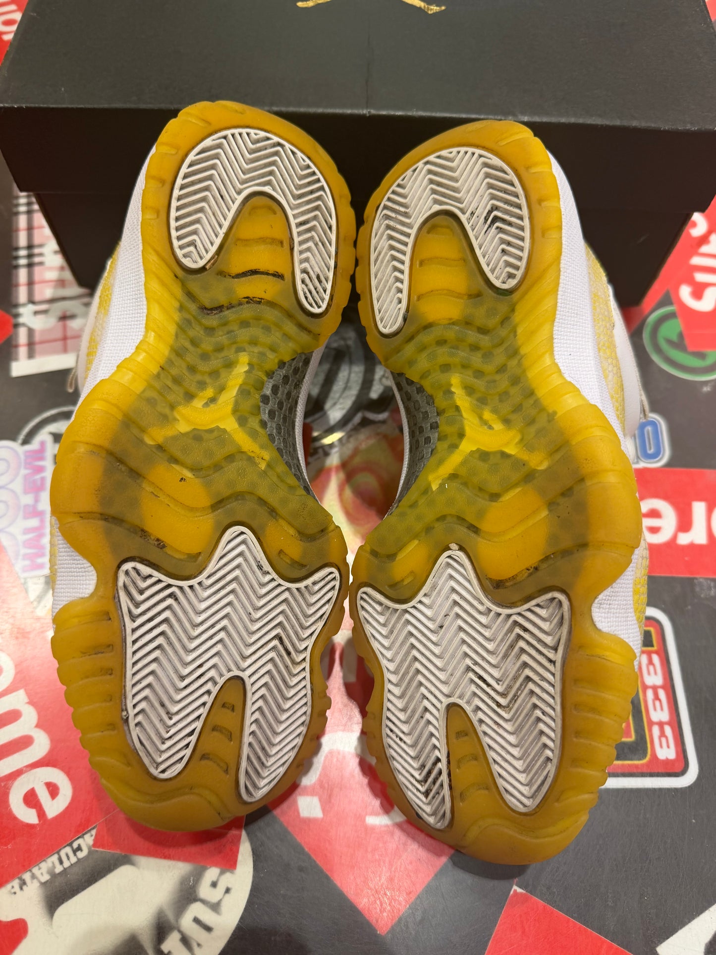 Jordan 11 Low Yellow Snakeskin (W)