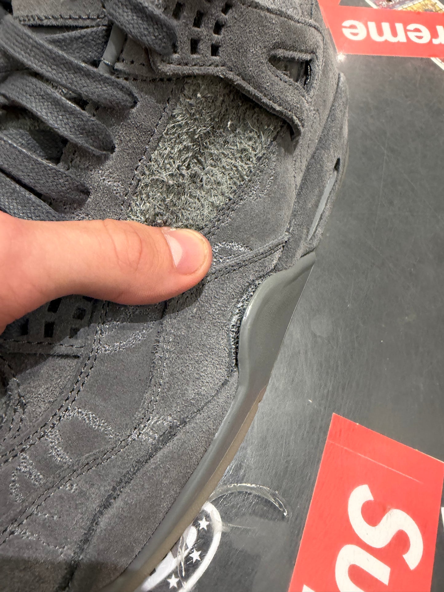 Jordan 4 Kaws