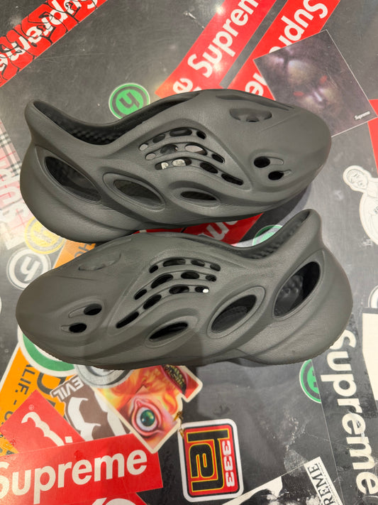 Yeezy Foam RNNR Onyx