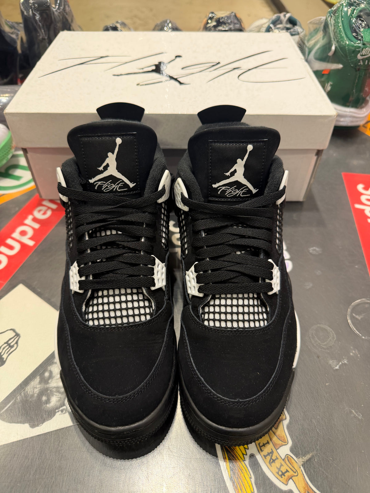 Jordan 4 White Thunder