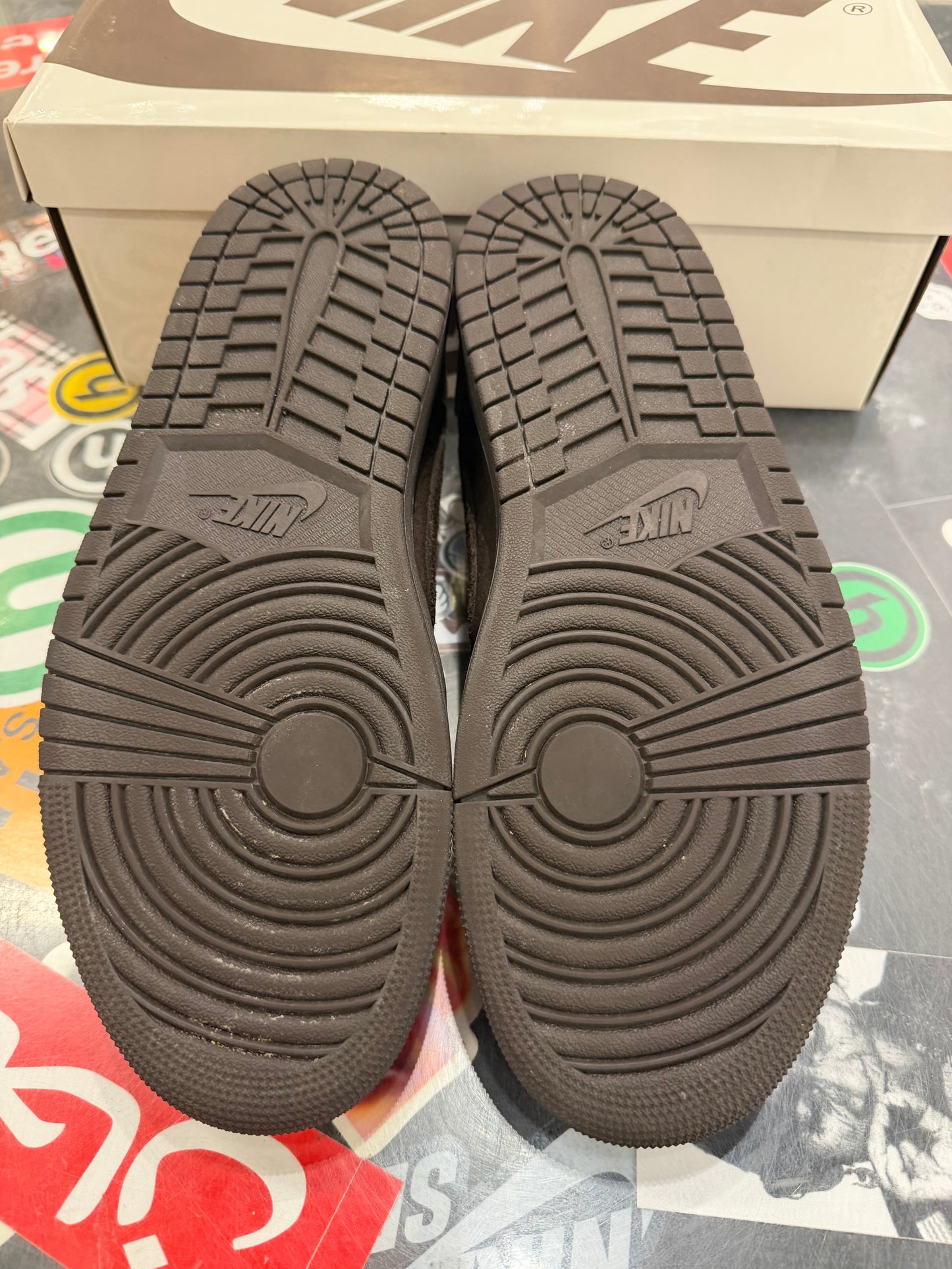 Travis Scott Jordan 1 Low Velvet Brown