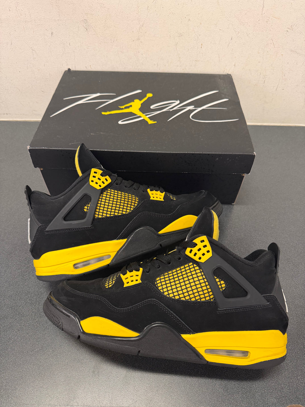 Jordan 4 Thunder