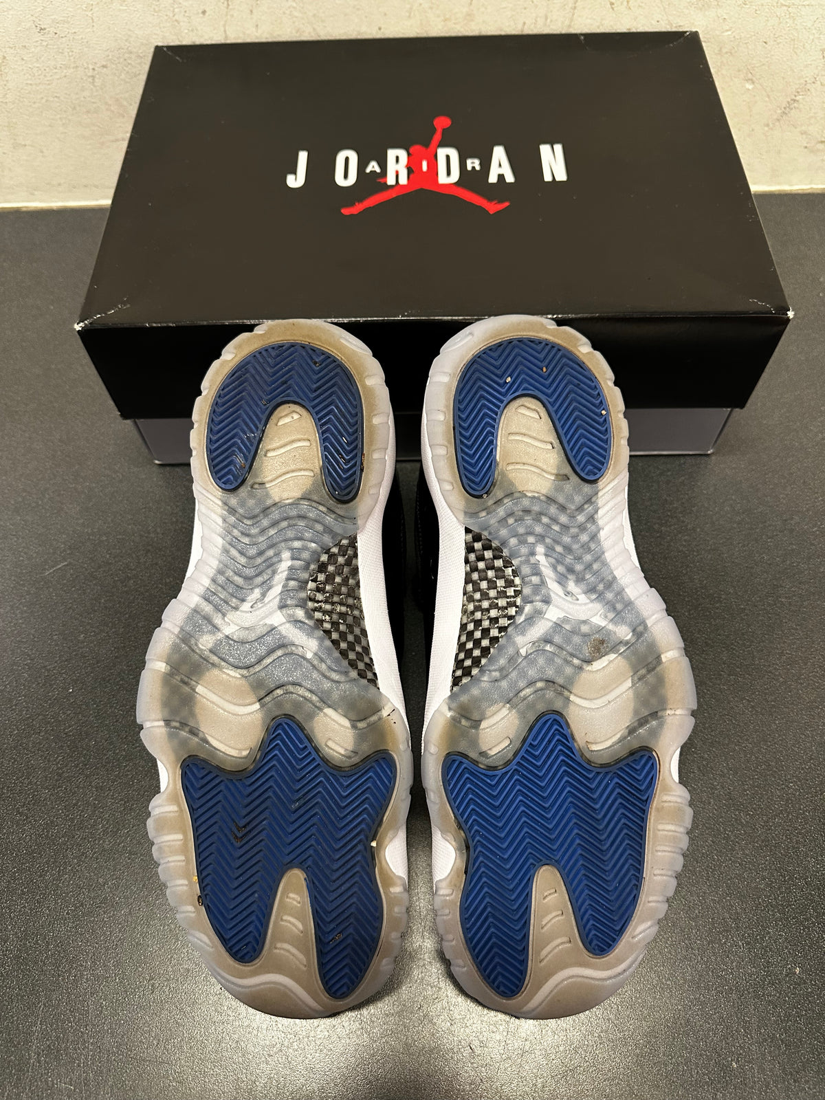 Jordan 11 Low Space Jam