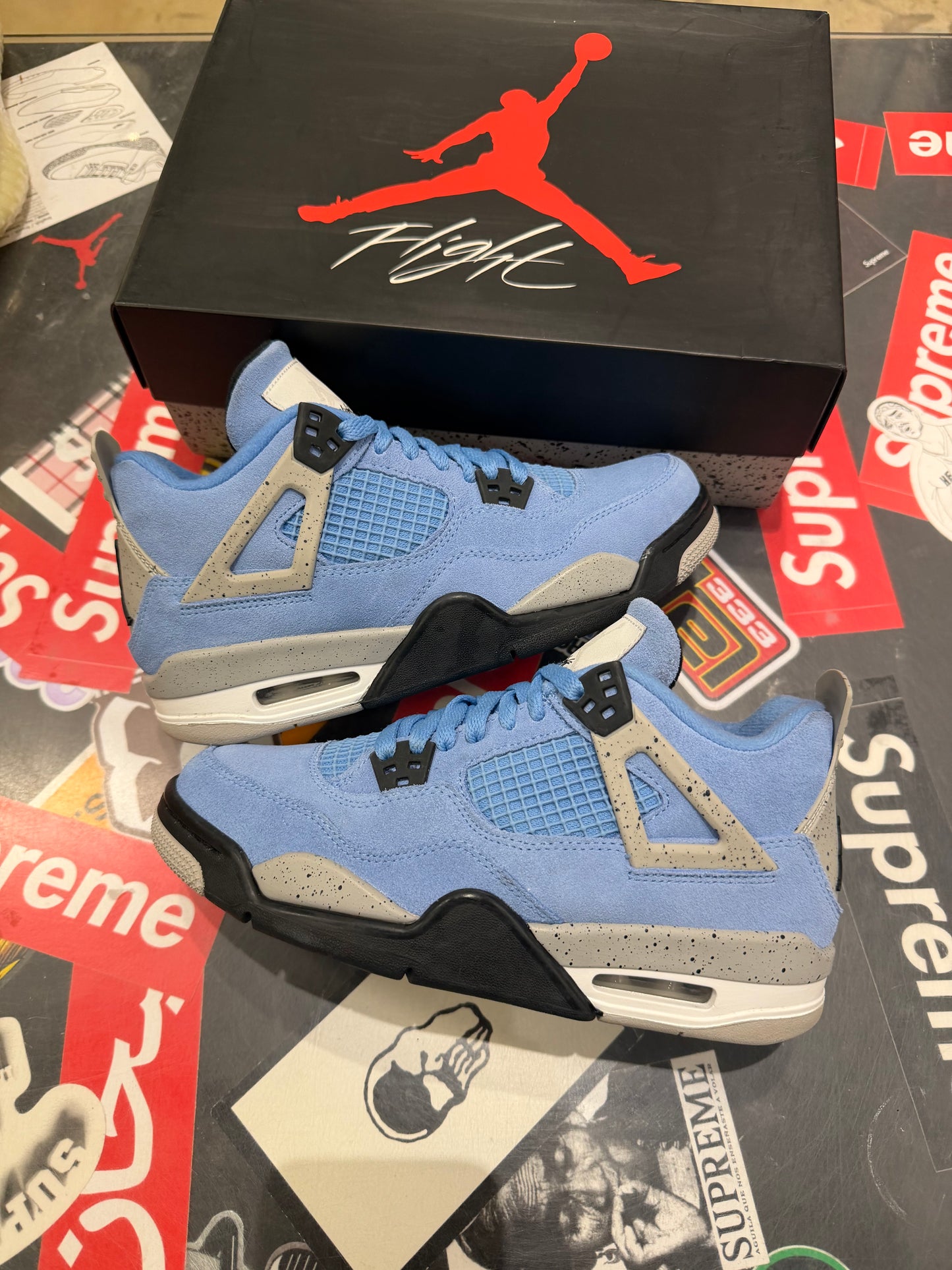 Jordan 4 University Blue