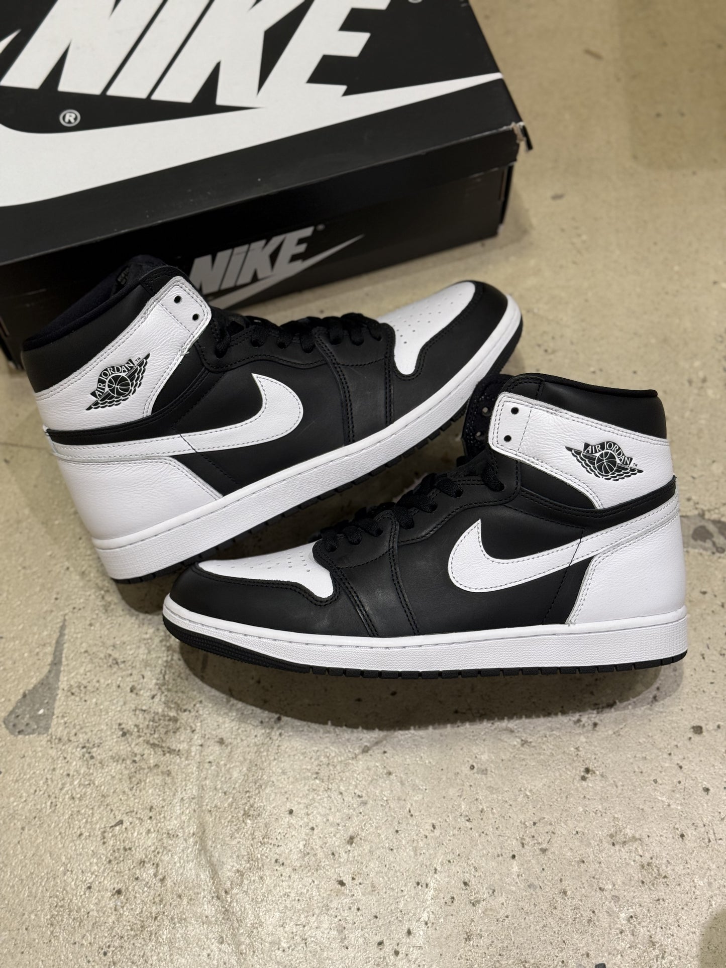 Jordan 1 Black/White (Used)