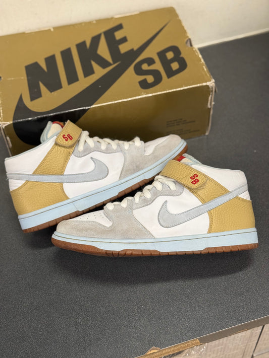 Dunk Mid SB Clubber Lang