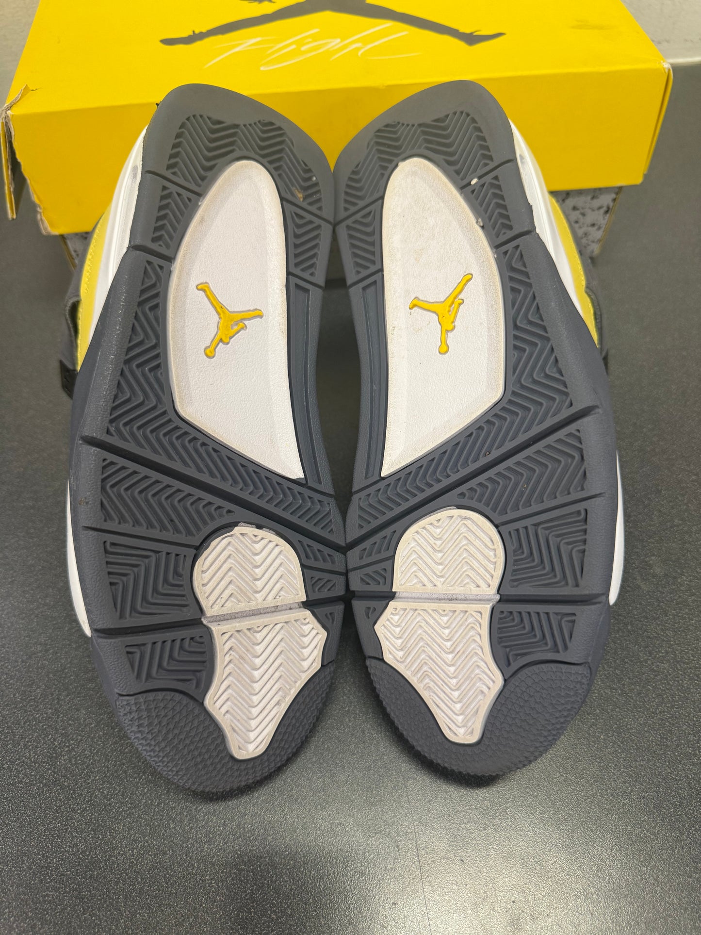 Jordan 4 Lightning