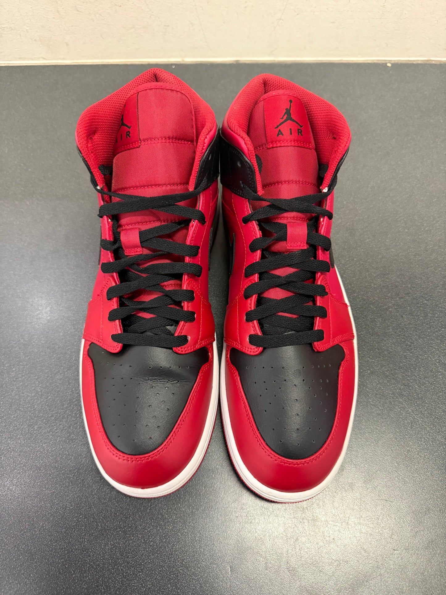 Jordan 1 Mid Reverse Bred