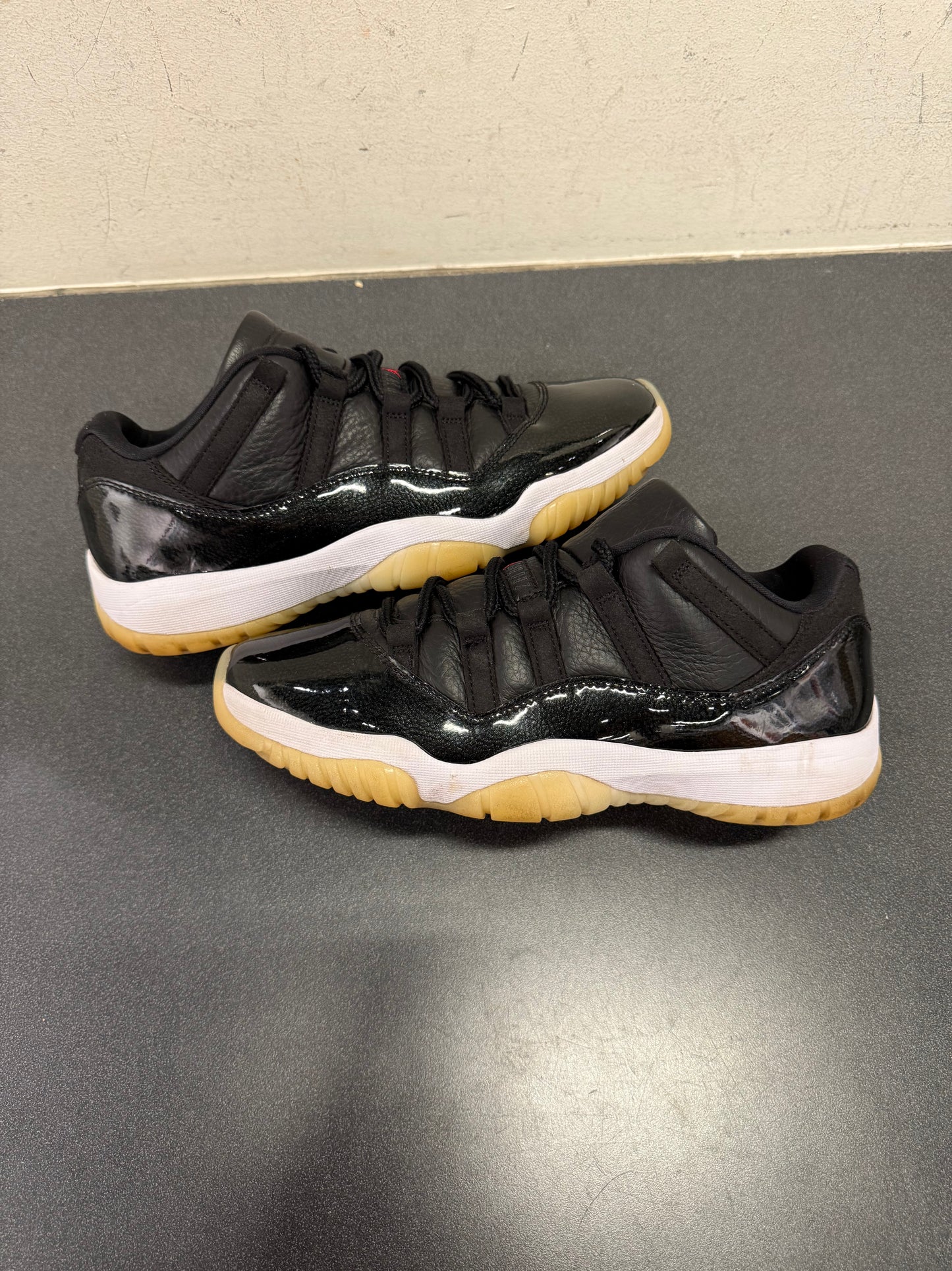 Jordan 11 Low 72-10