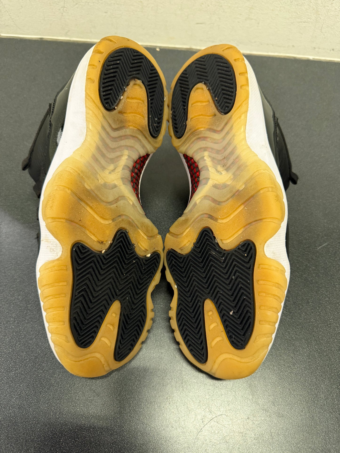 Jordan 11 Low 72-10