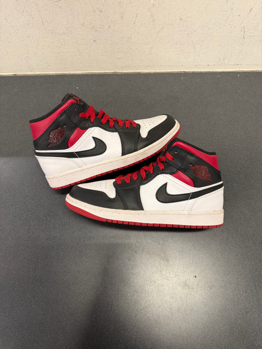 Jordan 1 Mid Gym Red Black Toe
