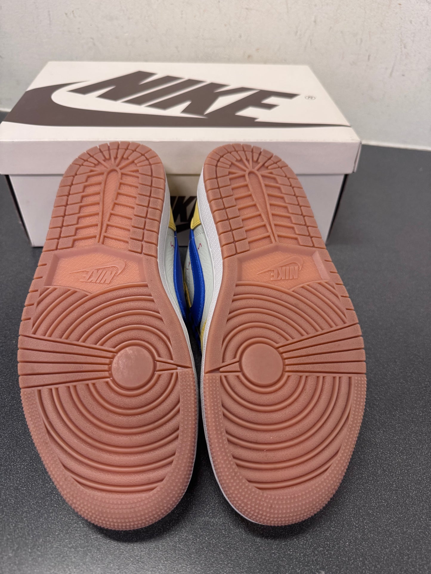 Travis Scott Jordan 1 Low Canary Yellow (W)