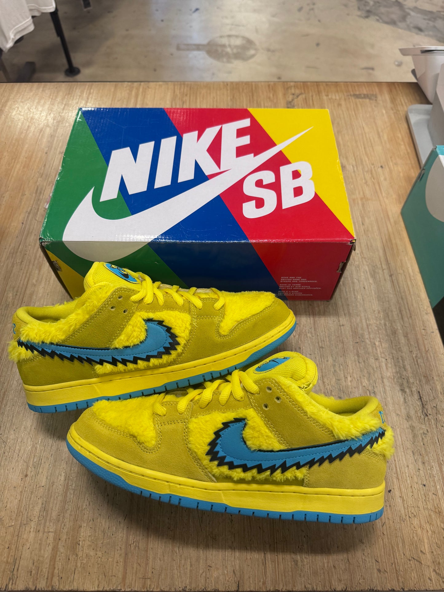 Sb dunk low Grateful Dead Yellow