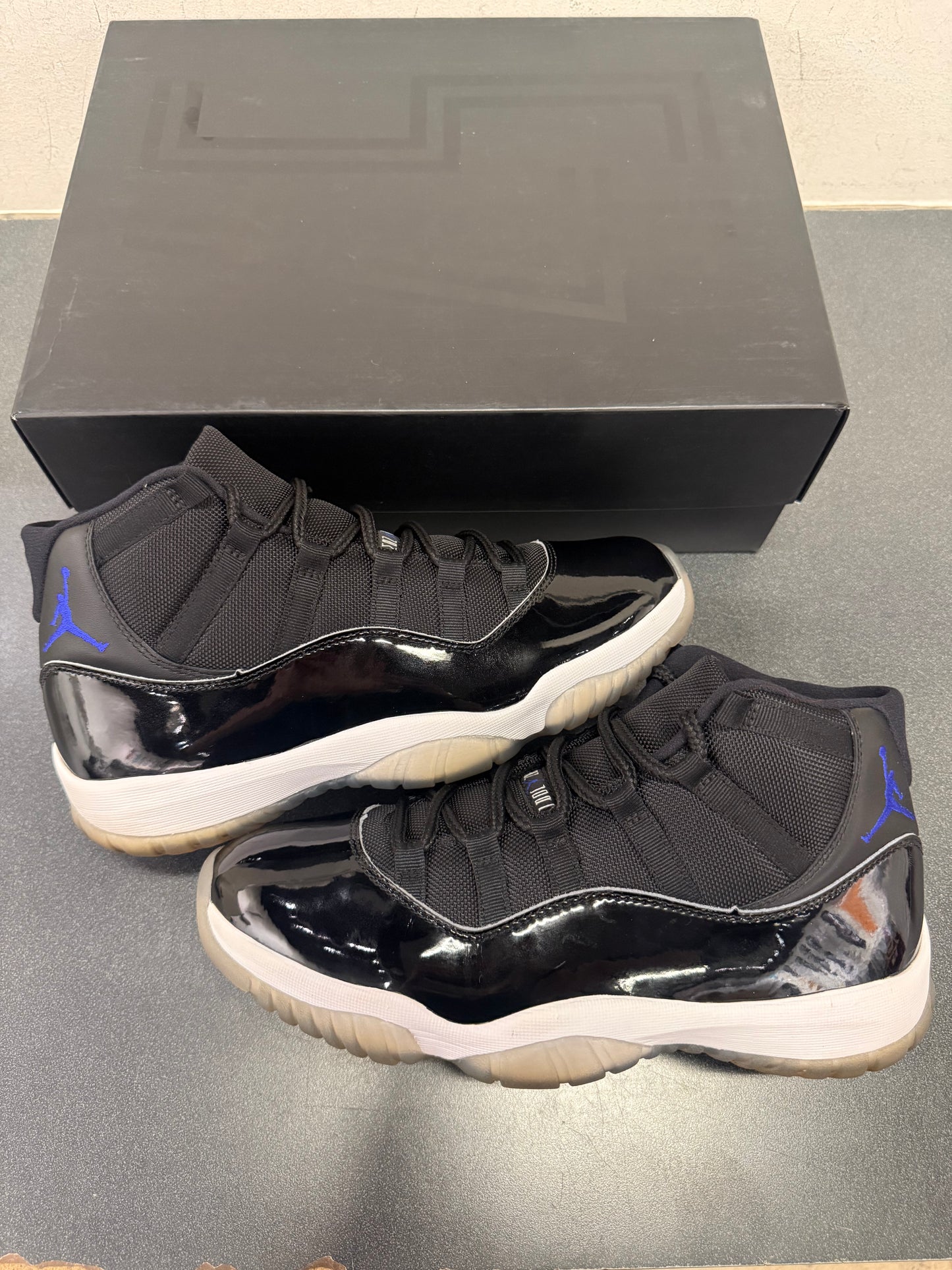 Jordan 11 Space Jam