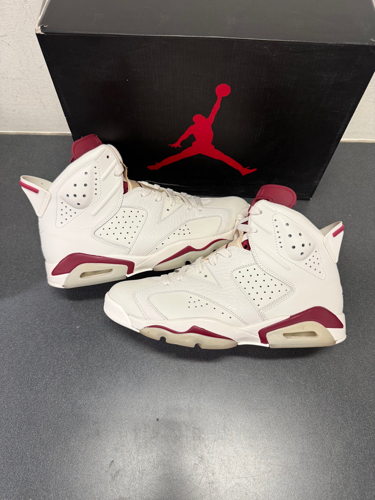Jordan 6 Maroon