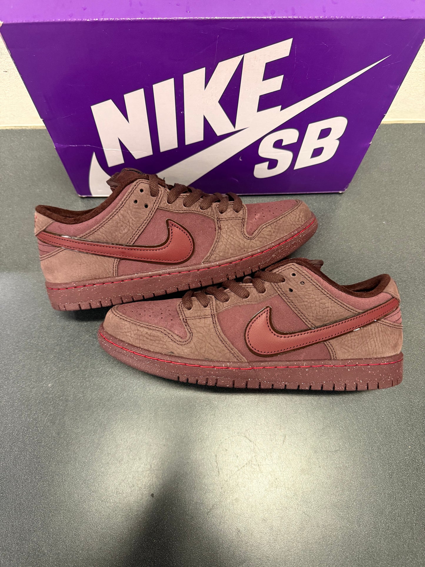 Dunk Low SB Burgundy Crush