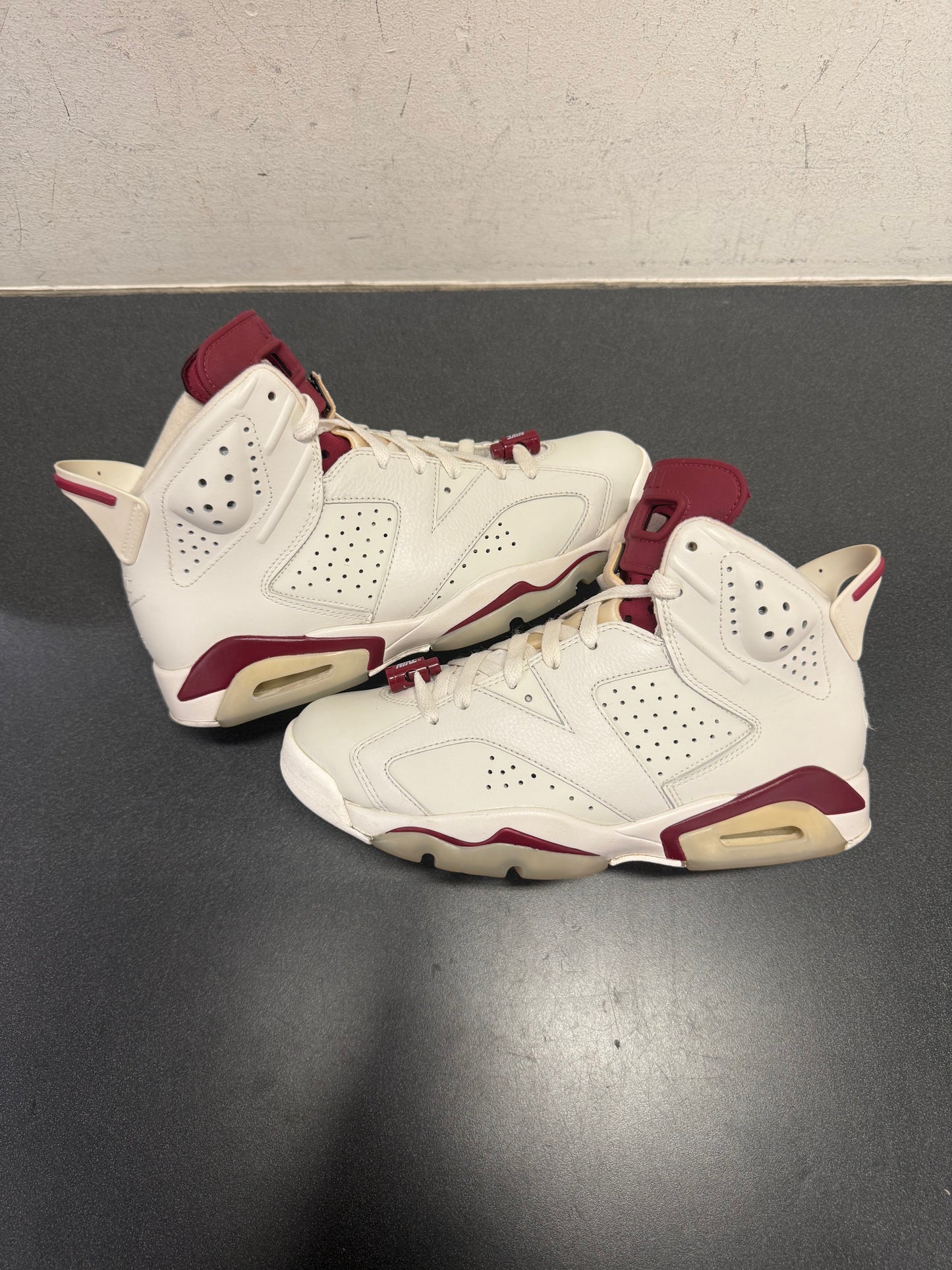 Jordan 6 Maroon