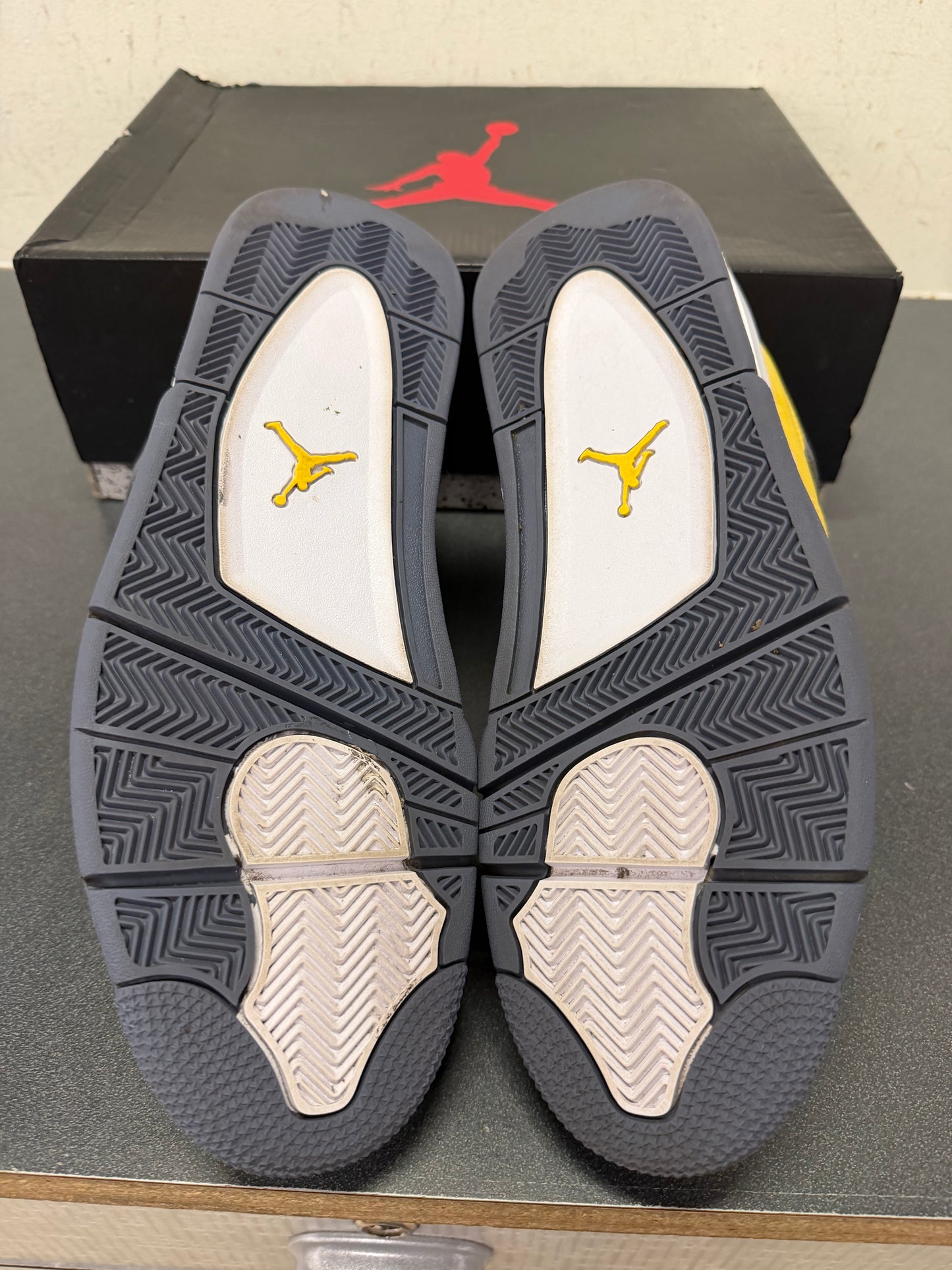 Jordan 4 Lightning