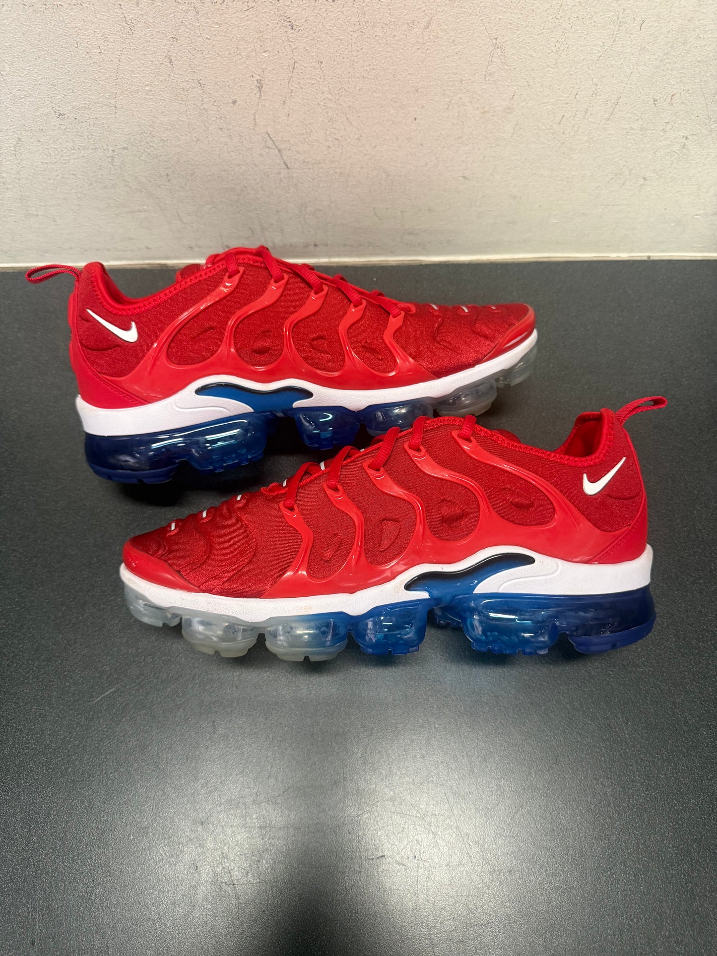 Vapormax Plus Red/Blue