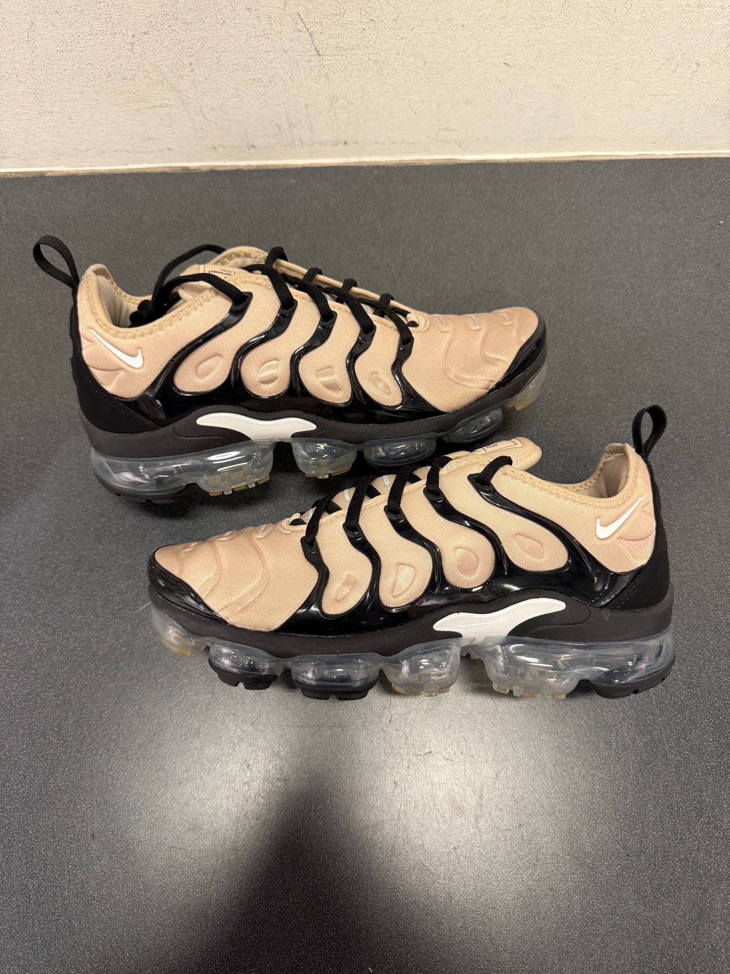 Vapormax Plus Beige Black