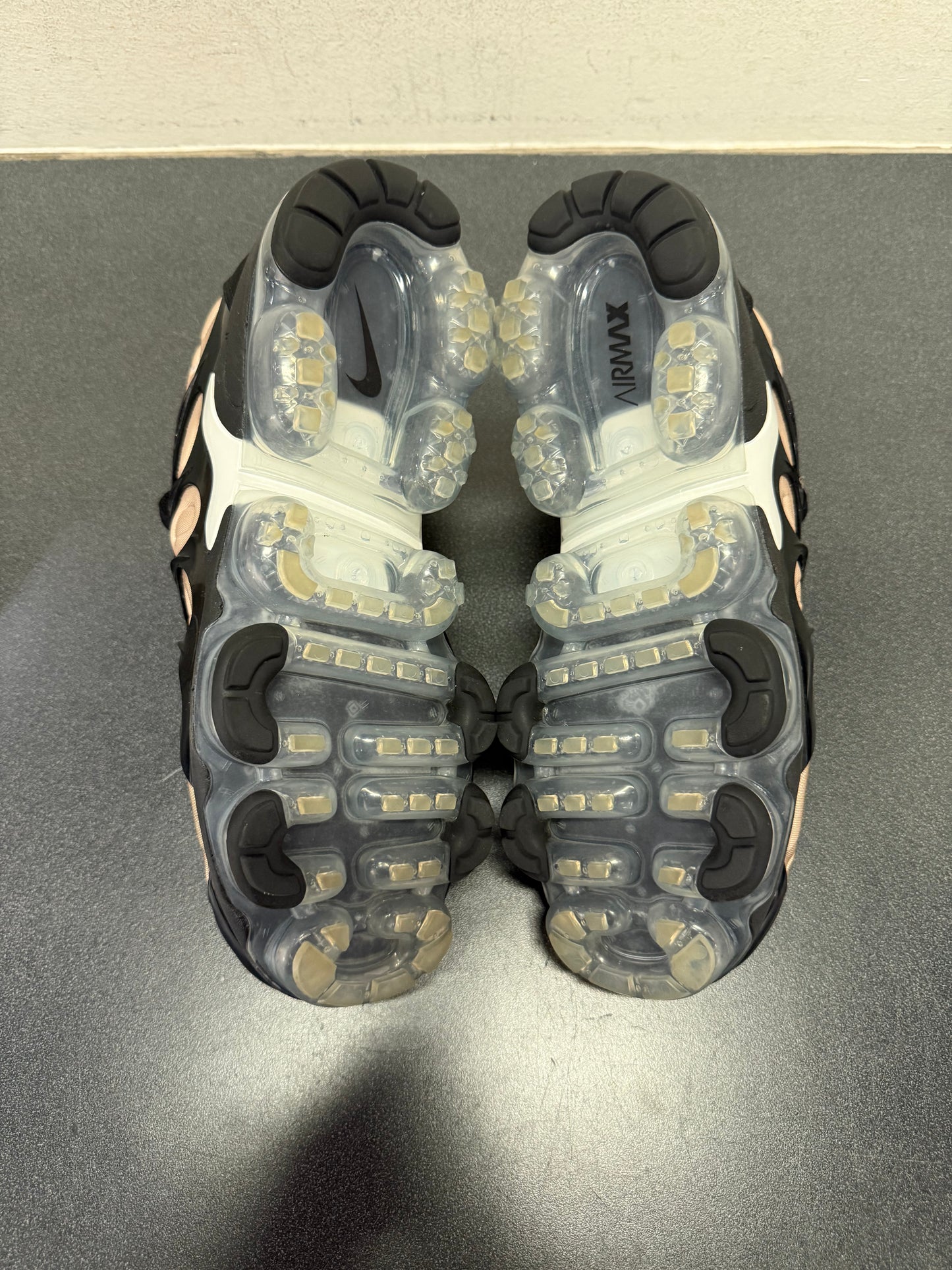 Vapormax Plus Beige Black