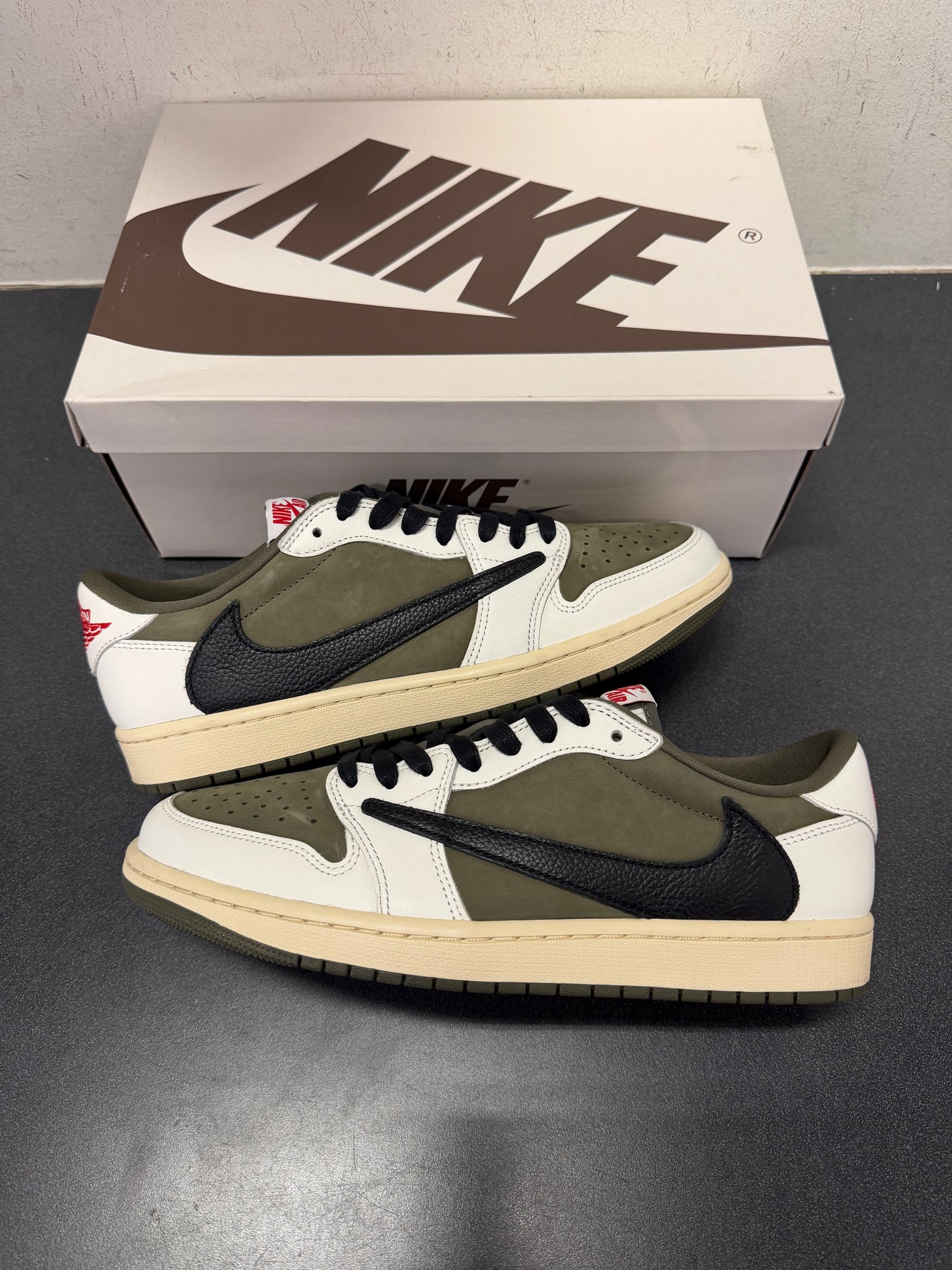 Travis Scott Jordan 1 Low Medium Olive