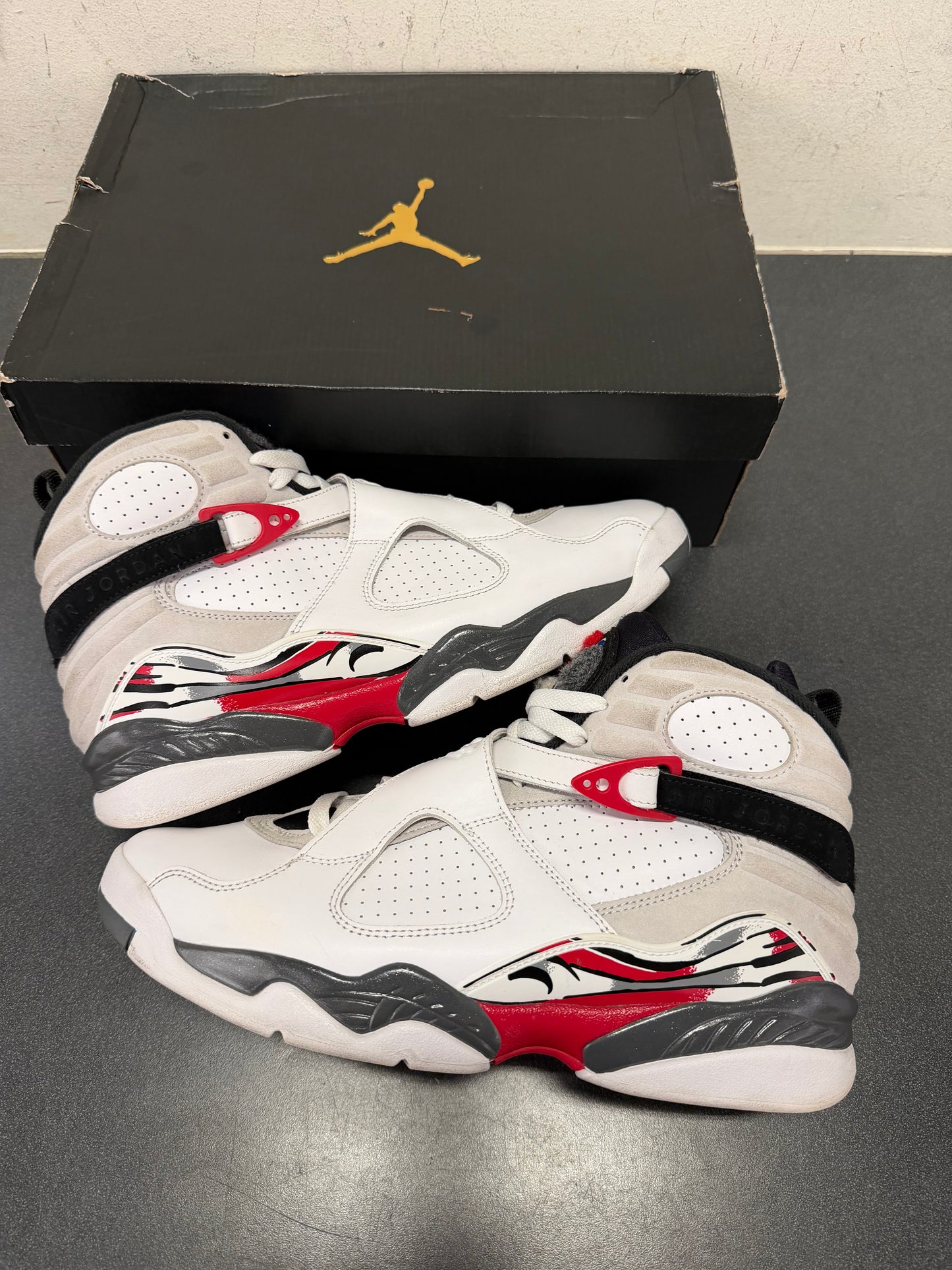 Jordan 8 Bugs Bunny