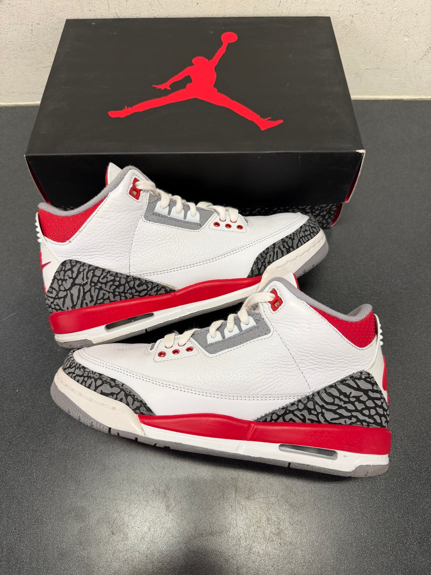 Jordan 3 Fire Red