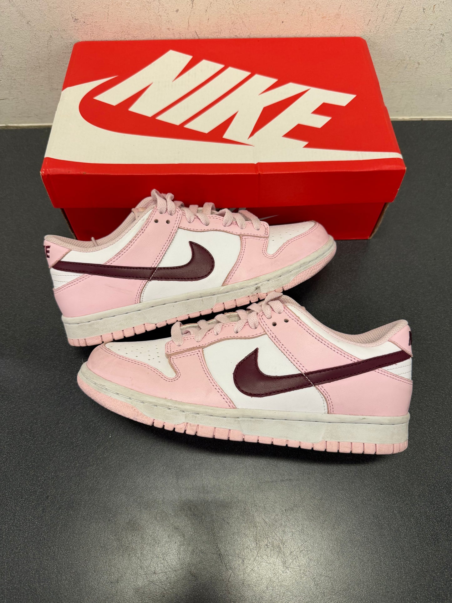 Dunk low pink foam red