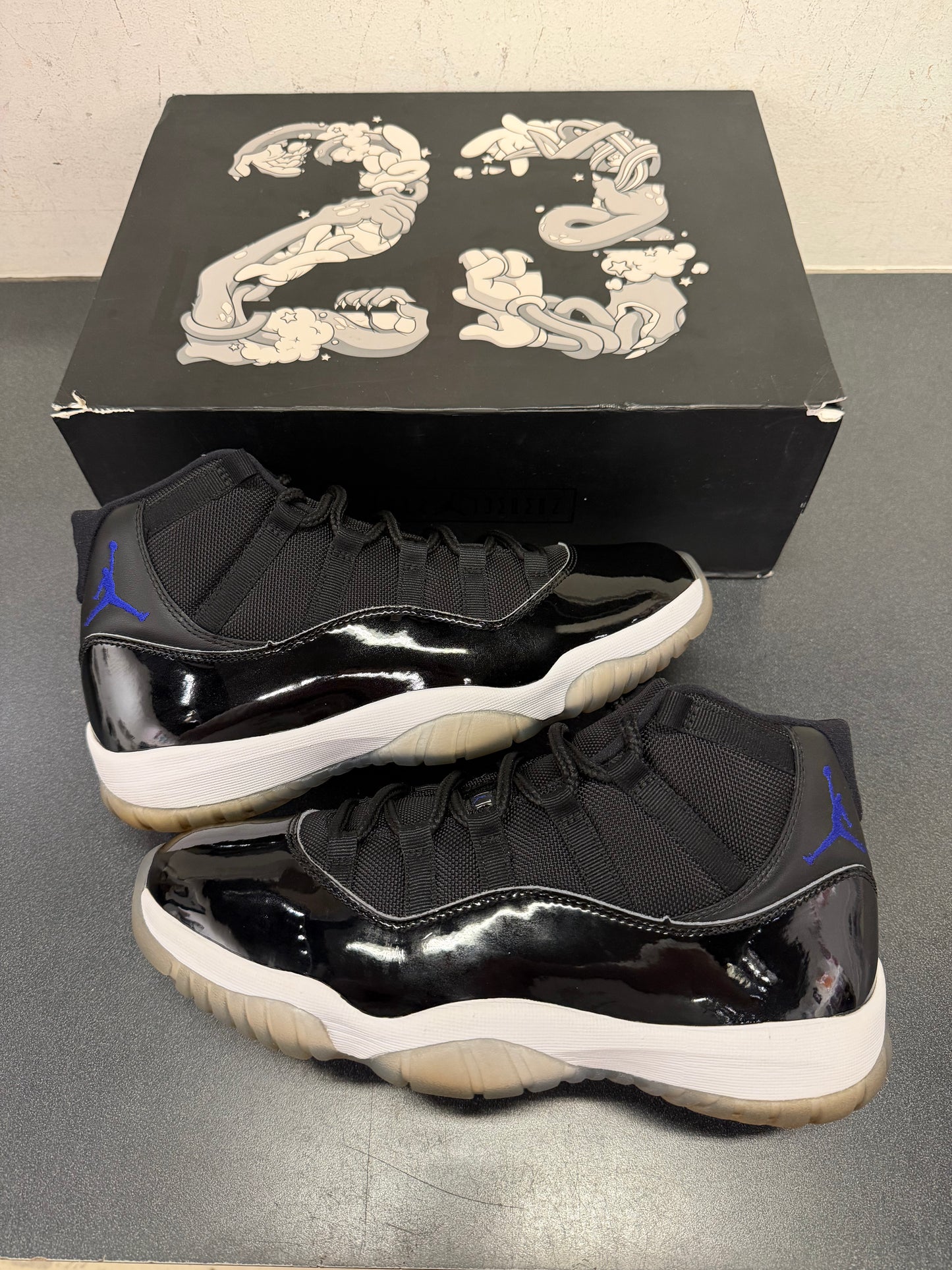 Jordan 11 Space Jam