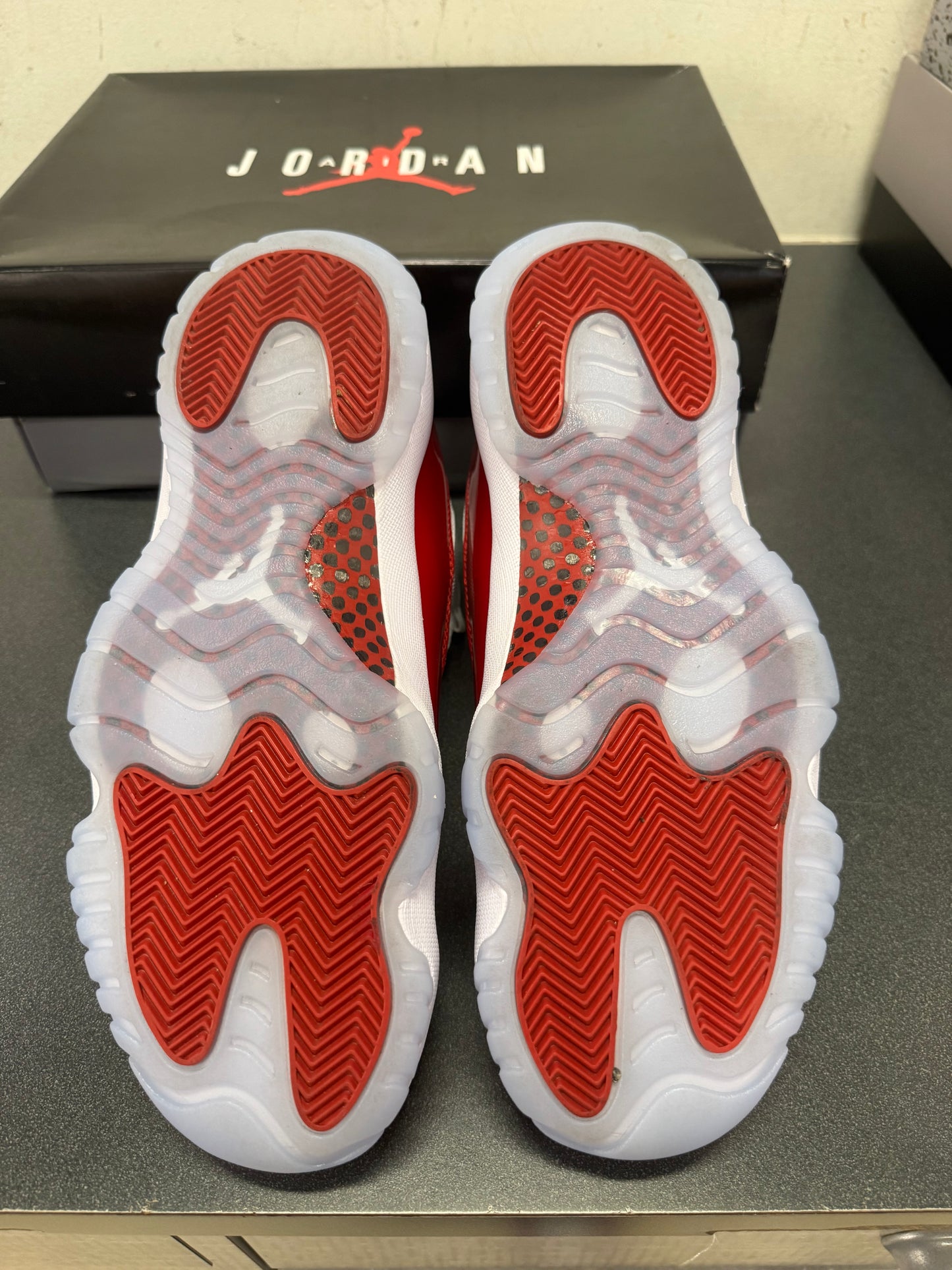 Jordan 11 Cherry