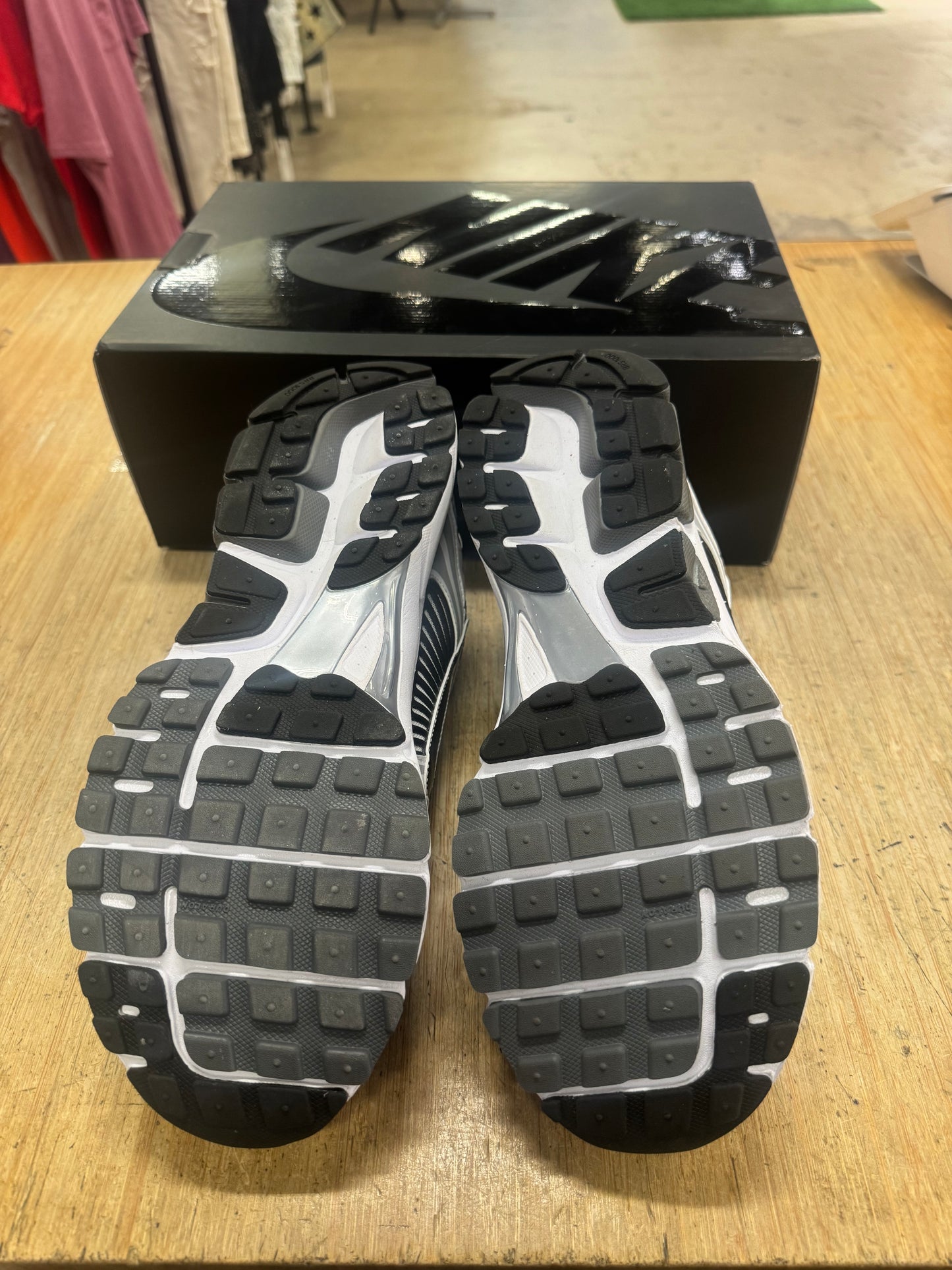 Nike Vomero Dark Grey Black White