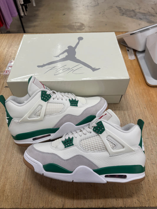 Jordan 4 SB Pine Green