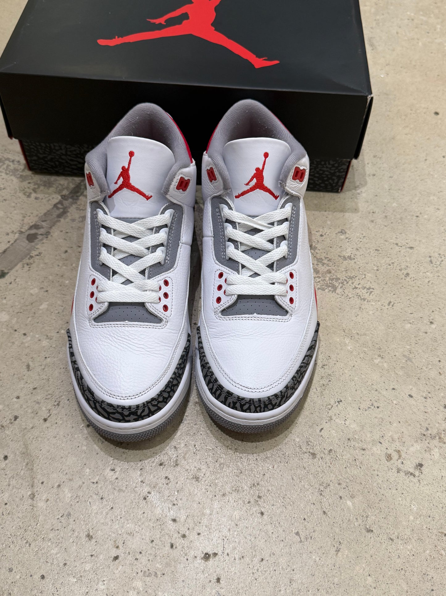 Jordan 3 Fire Red