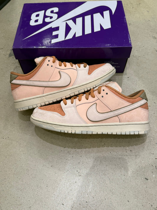 Dunk Low SB Trocadero