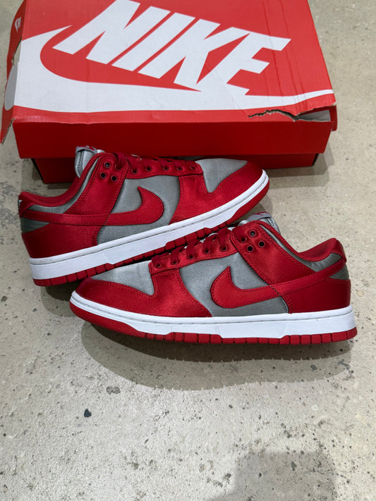 Dunk Low UNLV Satin (W)