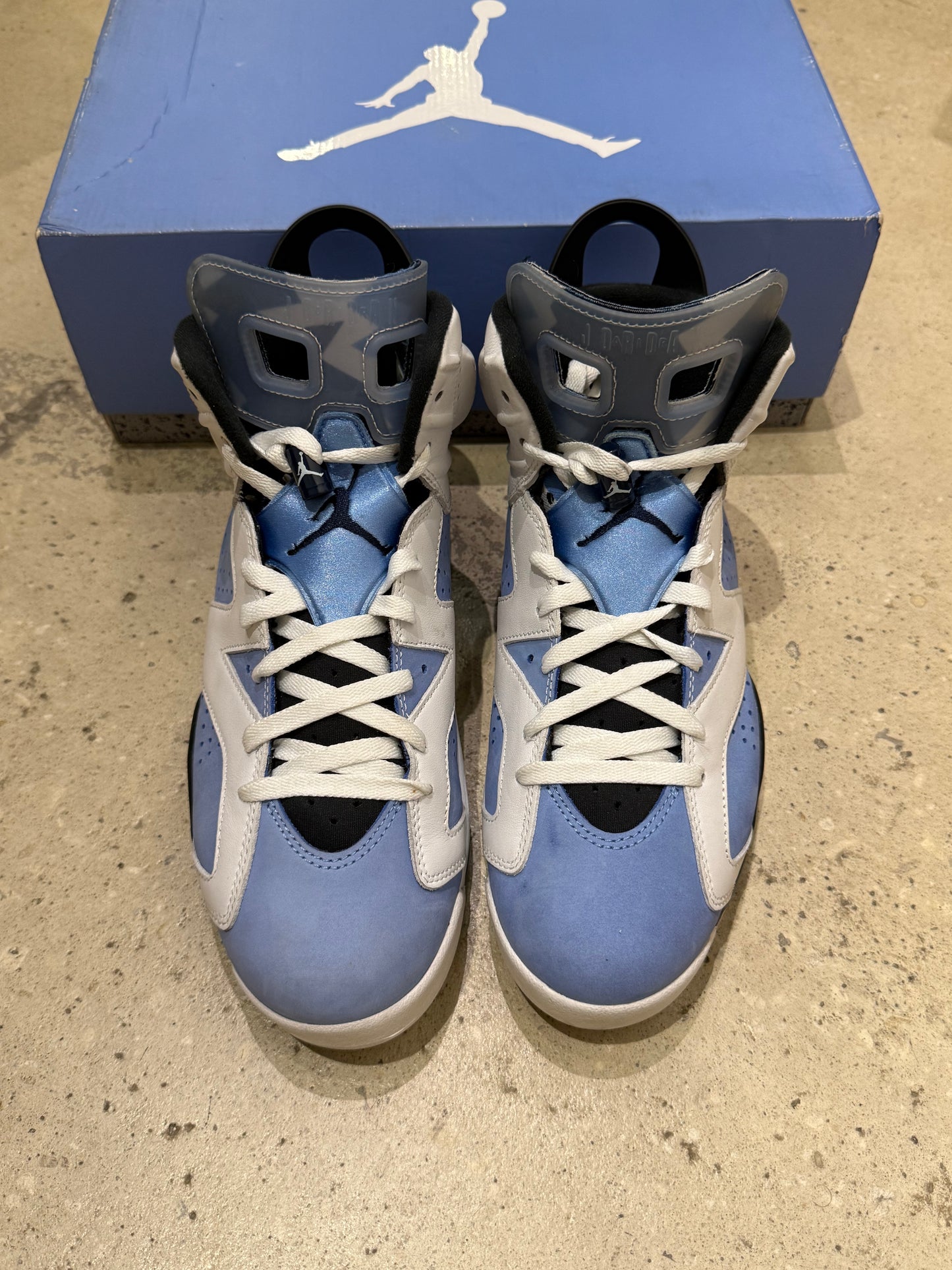 Jordan 6 UNC