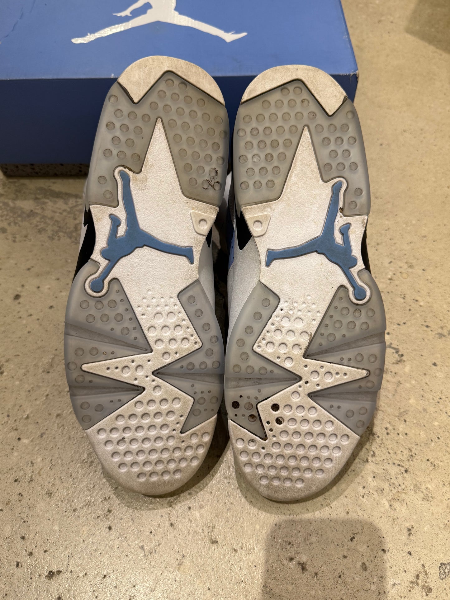 Jordan 6 UNC