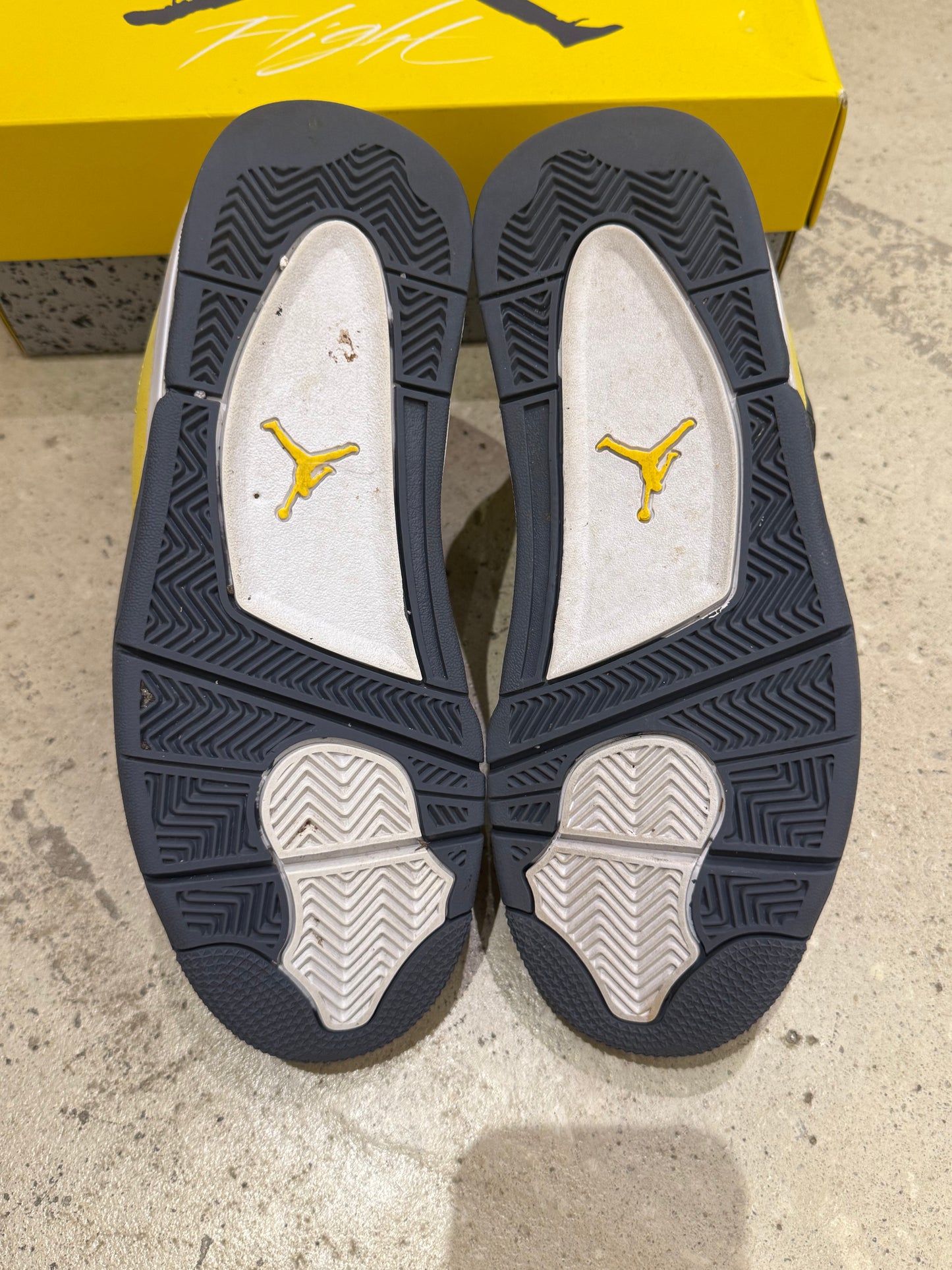 Jordan 4 Lightning