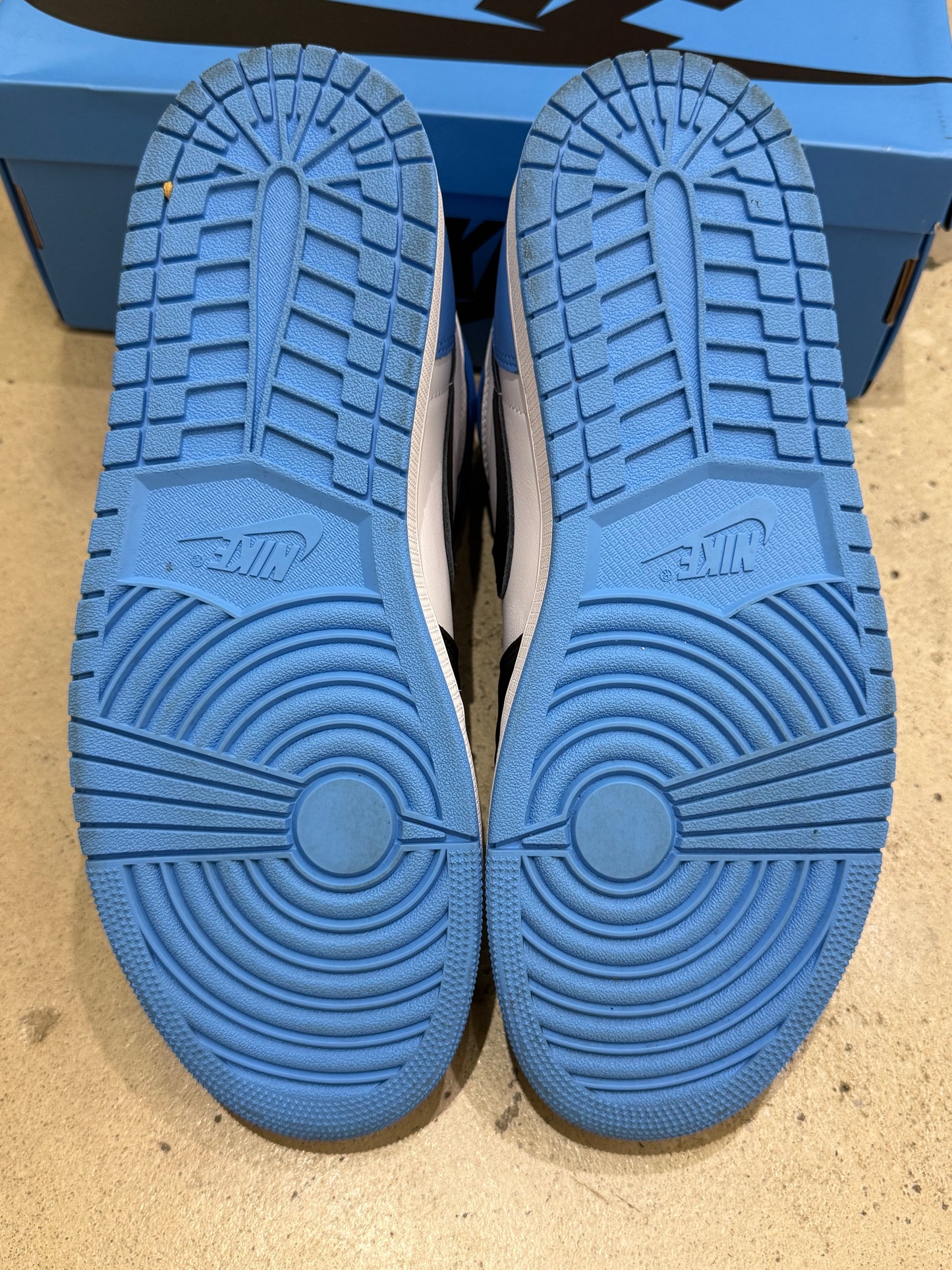 Jordan 1 UNC Toe
