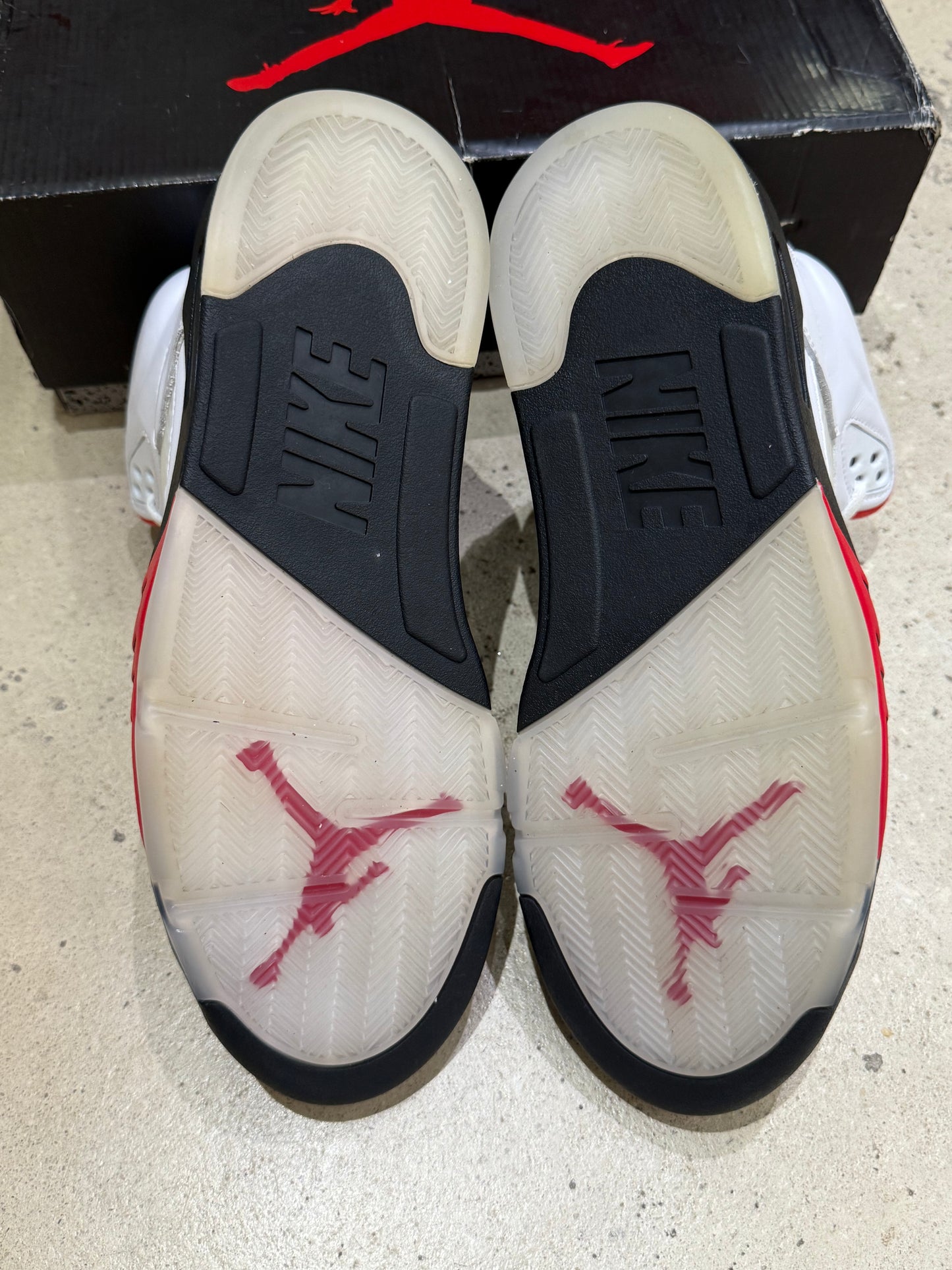 Jordan 5 Fire Red