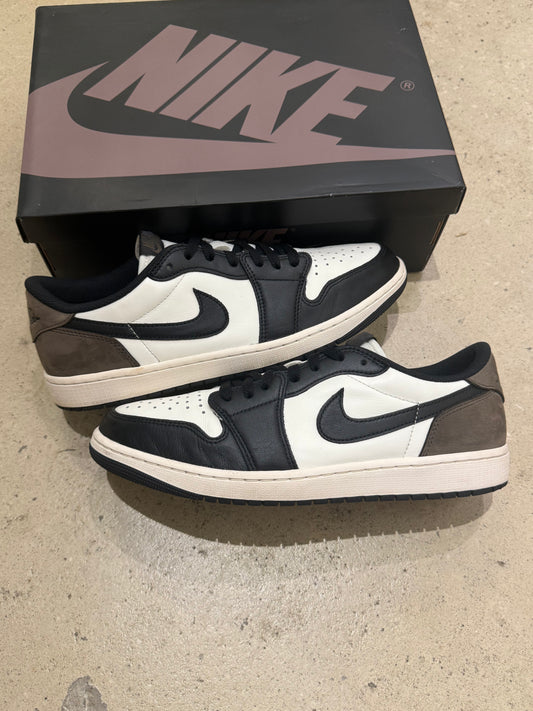 Jordan 1 Low Mocha