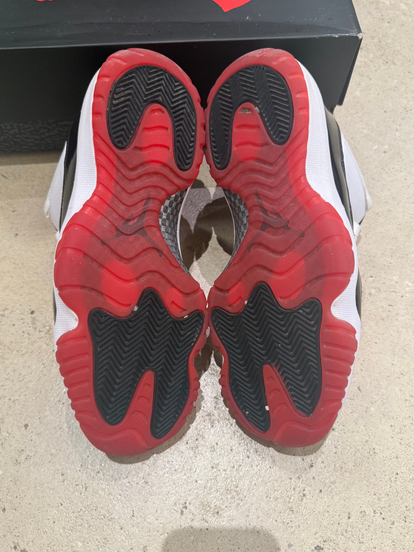 Jordan 11 Low Concord Bred